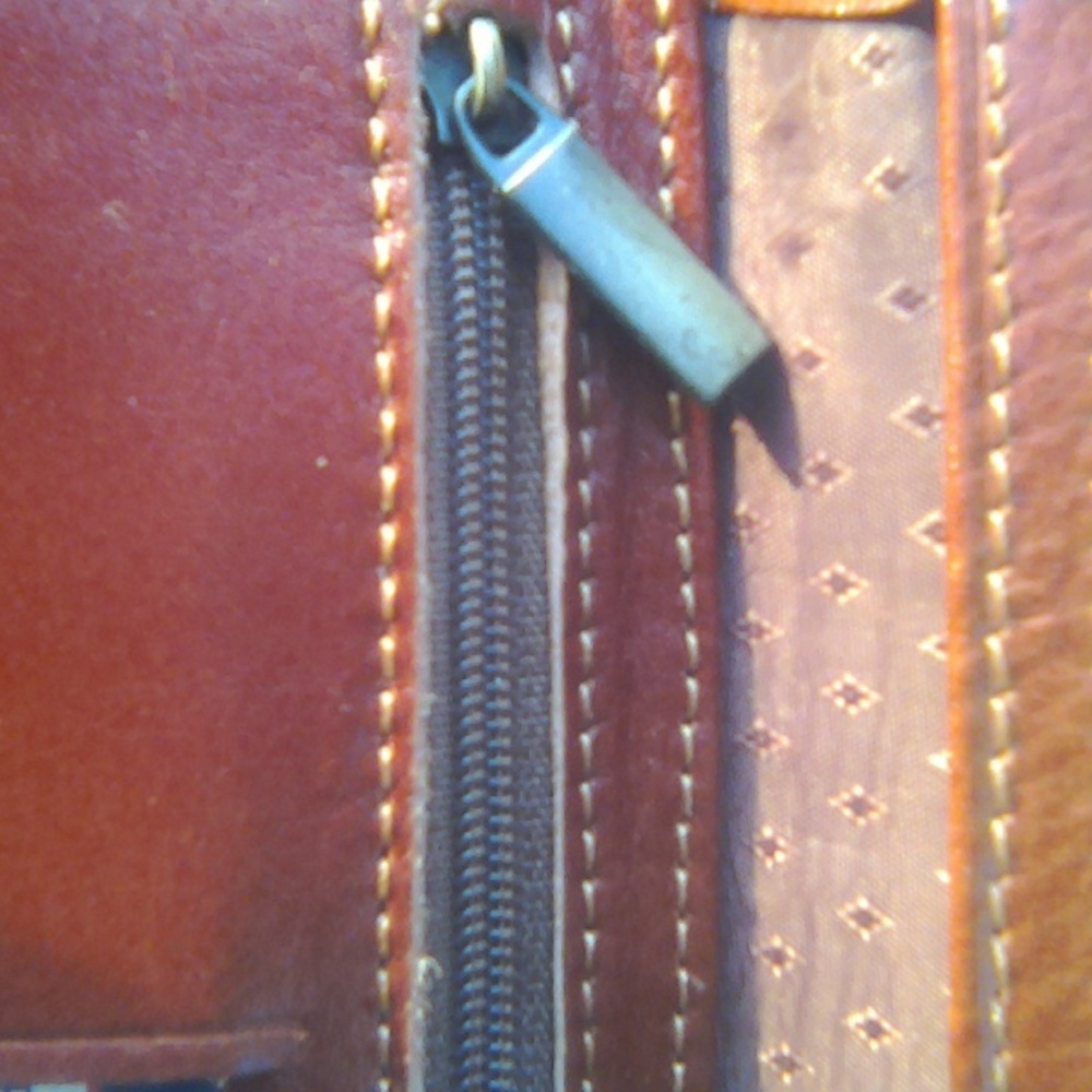 Deluxe leather checkbook,coin and credit card billfold Wallet . - Picture 6 of 6